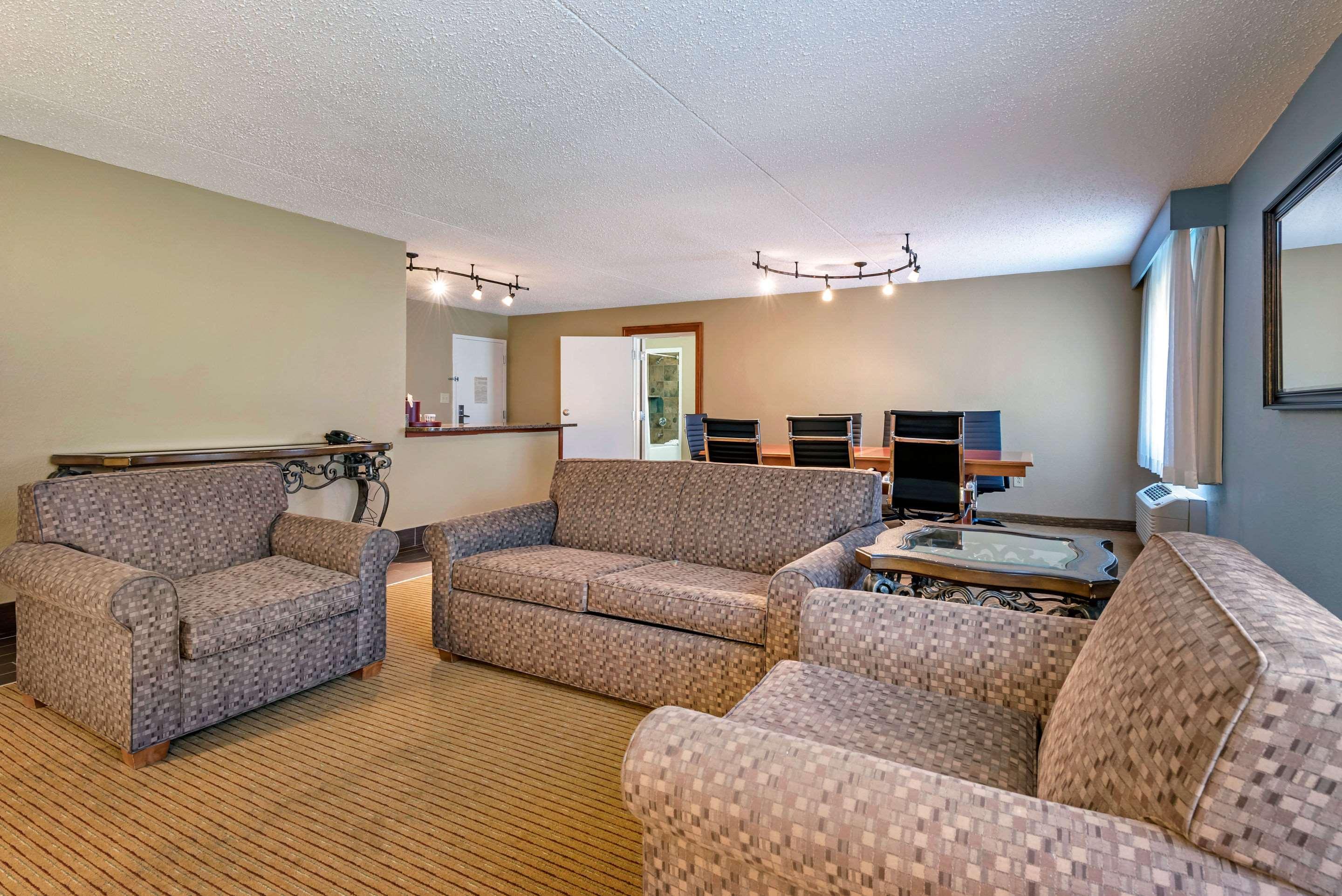 Clarion Hotel Conference Center - North Lexington Luaran gambar